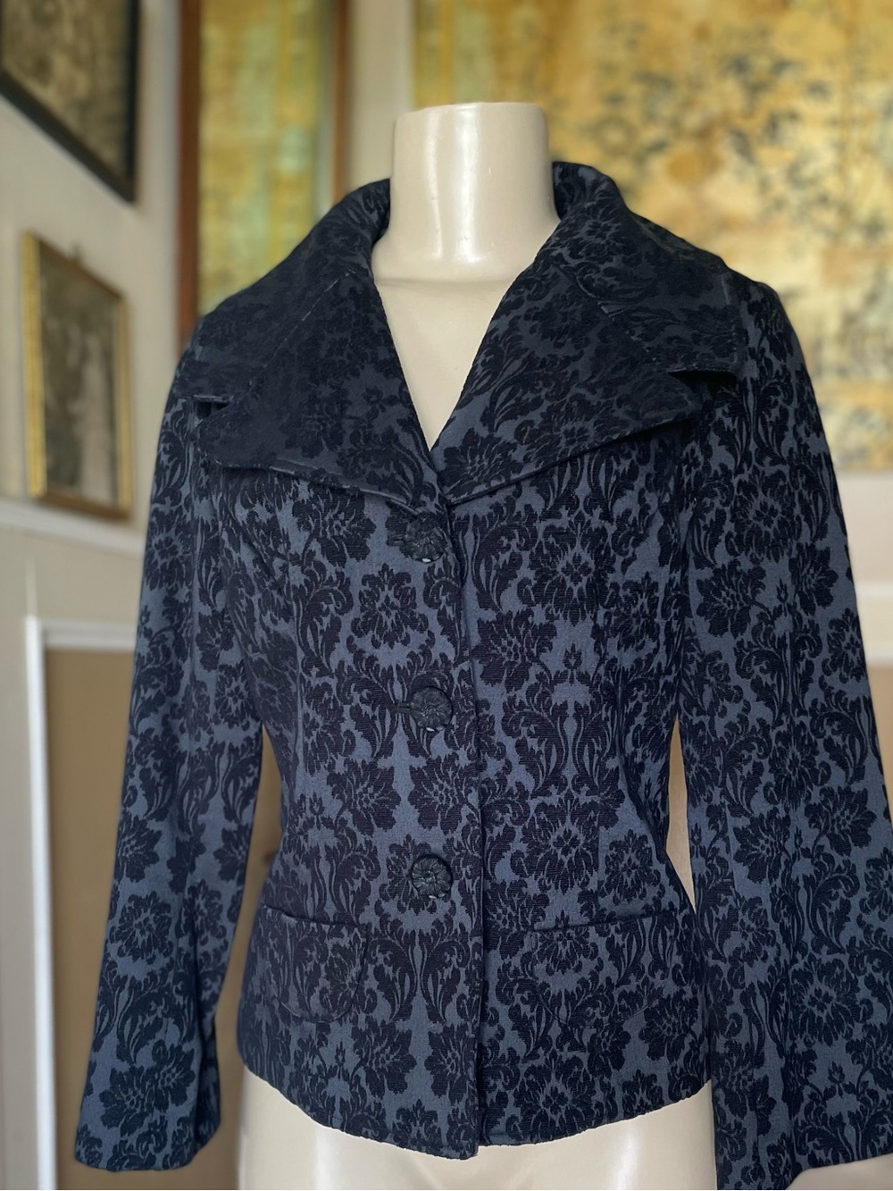 J. Jill Floral Jacquard women’s Blazer Sz 4P blue/black lg collar velvet detail